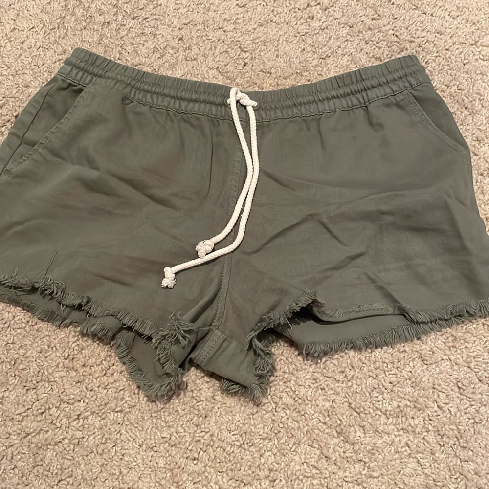 Aerie size M short